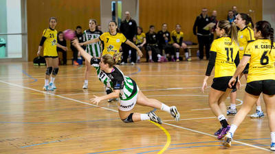 L'equip femení de l'OAR Gràcia afronta la primera 'final' davant el Balonmano La Roca