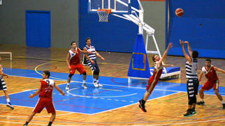 El Sant Nicolau rep al Multiópticas Salt en el millor moment de la temporada pels gironins