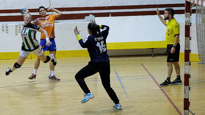 Doble derrota per la mínima de l'OAR Gràcia contra La Roca i el Mislata