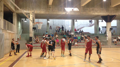 El Sant Nicolau no pot amb el físic i l'encert del Monte Ducay Olivar (85-75)