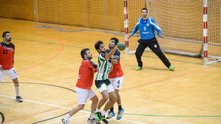 Un seguit de despropòsits acaben amb les opcions de l'OAR davant el Sant Martí Adrianenc (21-31)