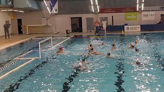 L'Astralpool Natació Sabadell femení es prepara per afrontar el bitllet a la final a quatre de la Champions