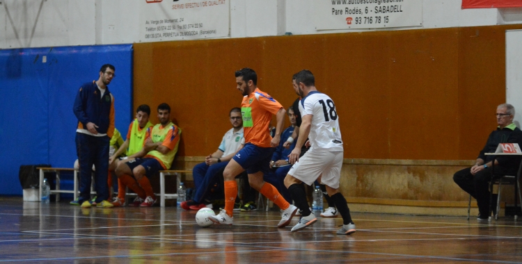 Imatge del partit de la primera volta ente Escola Pia i Peña Deportiva | Adrián Arroyo