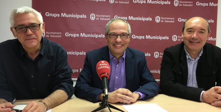Els regidors Toni Font, Carles Rossinyol i Josep Beltran en roda de premsa | Mireia Sans