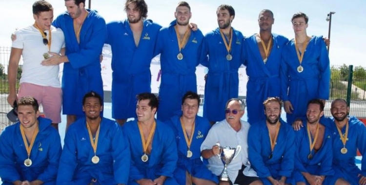 L'Atlètic-Barceloneta suma 12 trofeus de Copa Catalunya. | @nataciocat