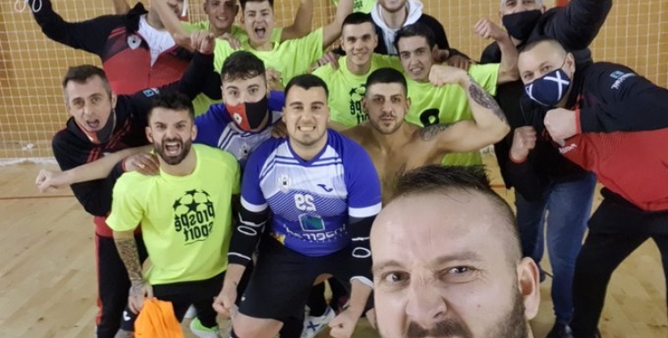 L'Amics del Pou després de la victòria Davant el C.E. Vacarisses | Cedida