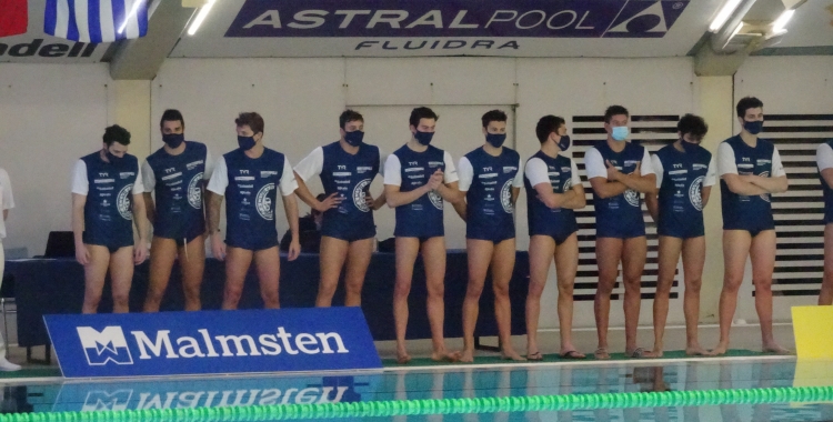 Els jugadors del CNS a l'inici d'un partit la temporada passada | arxiu