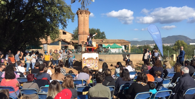 Unes 3.000 persones omplen la Masia de Can Deu per la Festa de la Tardor