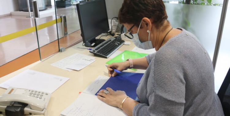 Una treballadora del rectorat de la UAB | ACN