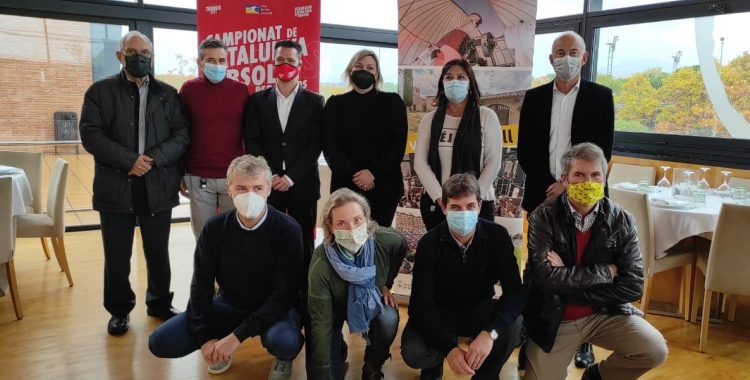 Fotografia de familia en l'acte de presentació d'avui al Club Tennis Sabadell | Sergi Park