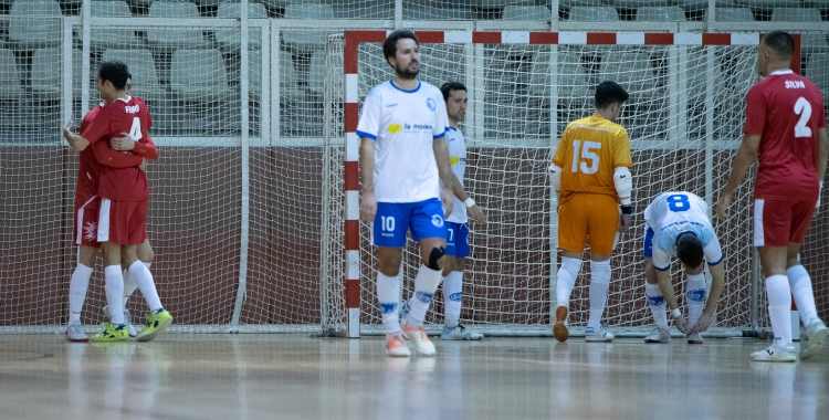 El Martorell de l'ex del Club Ferran Ruiz (a l'esquerre abraçant un company) és el segon classificat | Roger Benet