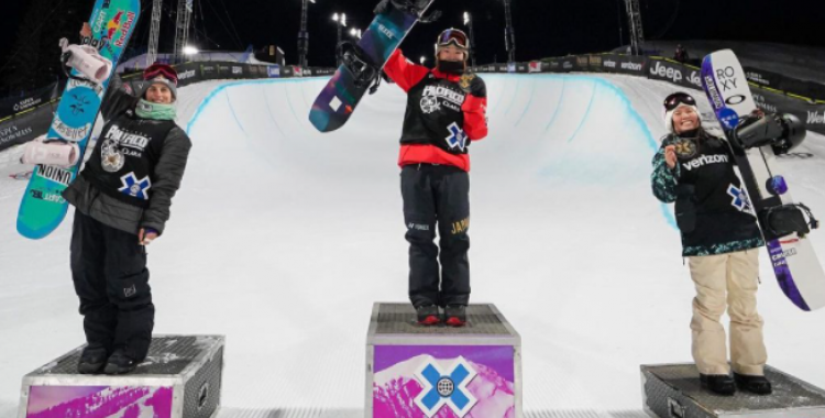 Castellet, a l'esquerre, pujada en el segon calaix del podi | X Games