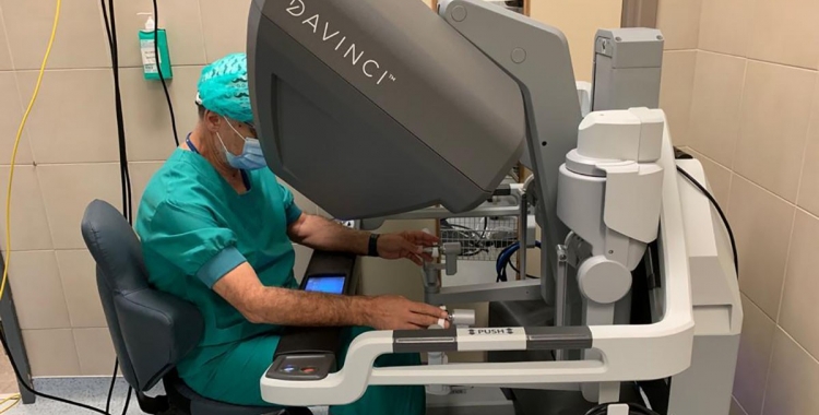 El robot Da Vinci permet arribar a nivells més profunds d'obstrucció de la via aèria | Cedida