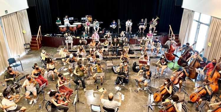 L'Orquestra Simfònica Segle XXI, assajant a Sant Oleguer | Cedida
