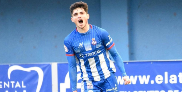 Carrión, celebrant un gol amb l'Avilés | @juanmicarrioon