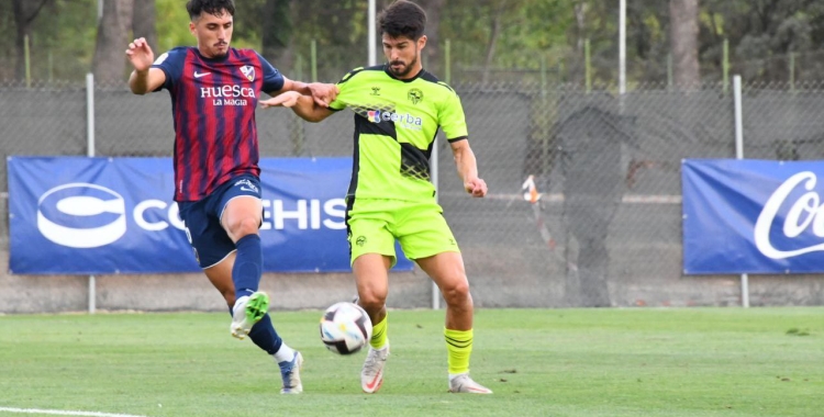 Juan Delgado, de nou titular, en una acció del partit | CES