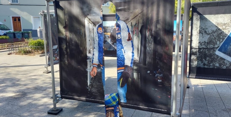 La mostra "Marcats per l'odi" ja destrossada a Sabadell | Ruido Photo