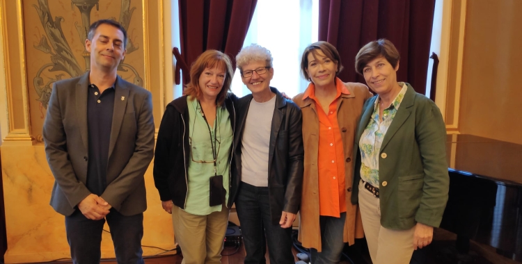 Maria Mercè Marçal i Felícia Fuster dialoguen a 'Tard, però no pas a deshora' en una única funció a tot Catalunya | Pau Duran