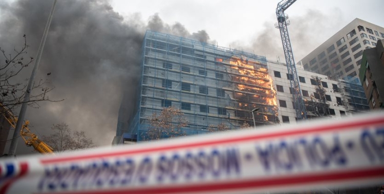 Flames al Del Llac Center | Roger Benet