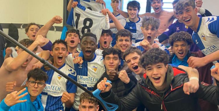 Alegria en el vestidor del Sabadell 'B' després del 4-0 | FutBaseCES