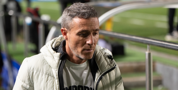 Óscar Cano a la Nova Creu Alta en un dels 25 partits que ha dirigit enguany | Roger Benet