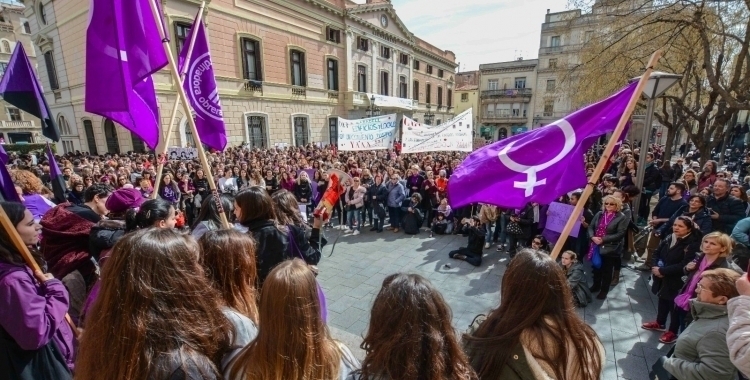 Manifestació a la plaça Sant Roc del 8M