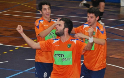 L'Escola encadena sis jornades sense perdre - © Ruben Moreno