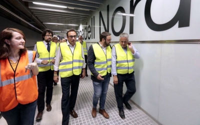 El conseller Rull, acompanyat de l'alcalde de Sabadell i el president dels FGC, Enric Ticó