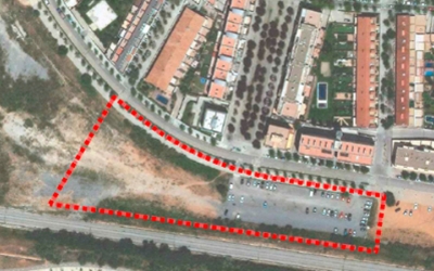 Vista de la parcel·la on s'ubicarà l'institut Can Llong
