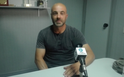 Humberto Velasco arriba a la banqueta del Can Rull