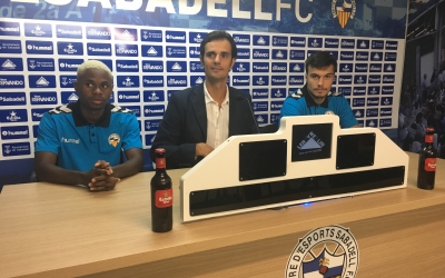 Bruno Batlle entre Braima Fati i Jérémy Guillemenot