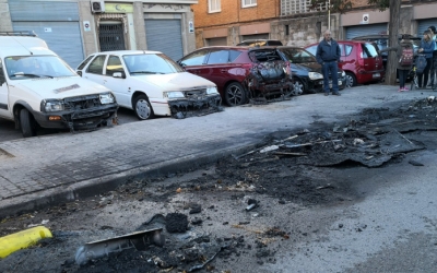 Estat dels vehicles després d'un dels incendis d'aquesta matinada/ Joaquim Almirall