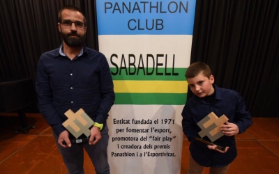 Marc Rodríguez i Josep Salmerón amb el premi | Roger Benet