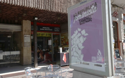 Els comerços se sumaran a mitges a la vaga feminista. Foto: Roger Benet