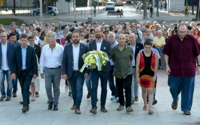 L'alcalde encapçala els representants municipals a l'ofrena floral de l'11-S | Roger Benet