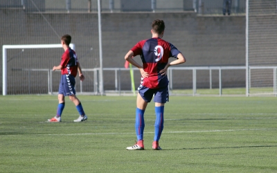 Poch, davanter centre del Mercantil, es lamenta després d'una nova derrota | Pau Vituri