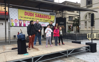 La ciutat celebra el Dia Universal dels Drets dels Infants amb actes lúdics a la plaça Doctor Robert | Ràdio Sabadell 