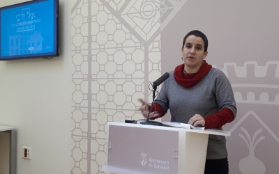 Gloria Rubio ha presentat els resultats de l'enquesta i les taules de treball/ Karen Madrid