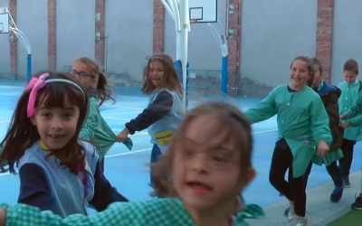 Captura del vídeo 'Singulars com tothom' d'Andi