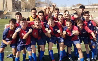 L'alegria era màxima en els integrants del Mercantil després del triomf davant l'Espanyol 'B'. | @CEMercantil