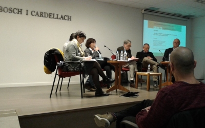 Ha moderat el debat el veterà periodista sabadellenc Josep Ache | Marc Serrano i Òssul