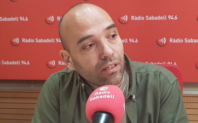 Joan Berlanga, candidat de Sabadell en Comú, als estudis de Ràdio Sabadell