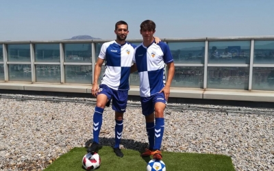 Grego Sierra (esquerre) i Aleix Roig (dreta) han estat presentats al terrat de la Torre Millenium. | Sergi Park