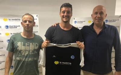 Casabon, Vallverdú i el president de la secció, Àlex Porras | @cnsfutbolsala