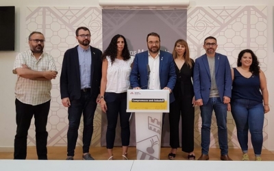 Els vuit regidors i regidores d'ERC, en una roda de premsa | Cedida