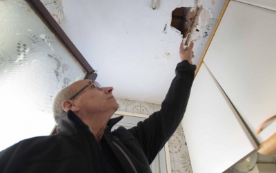 Imatge d'un dels pisos apuntalats pendents de revisió | Arxiu