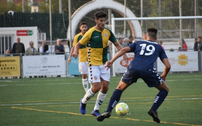 Adri Cuevas, encarant un rival a Llagostera | Críspulo Díaz