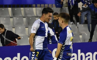 Pascual i Rey celebren el gol de la victòria | Críspulo Díaz