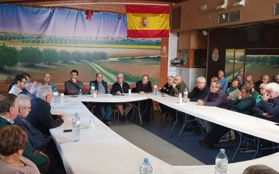 Imatge del col·loqui que s'ha celebrat aquest migdia a la seu dels Ballesteros | Núria García