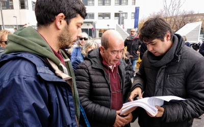 Xavi Pallicer, el pare de Ferran Jolis, i el seu advocat amb la querella davant els Jutjats de Sabadell | Helena Molist